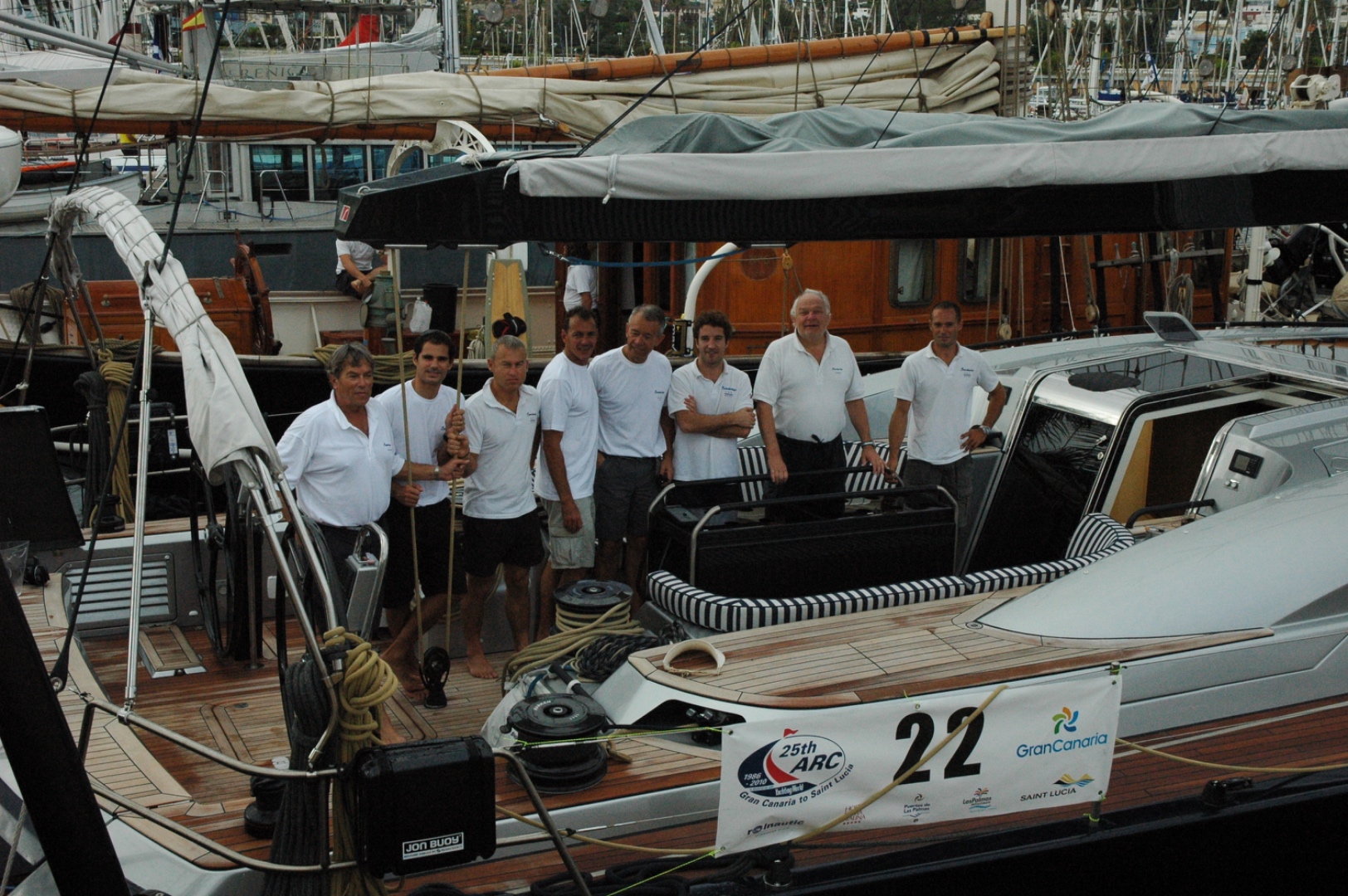 Bambochip approaching Santorini